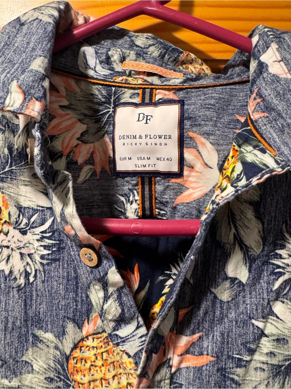 Denim & Flower Men's Blue Floral Pineapple Button-Down Shirt - Medium